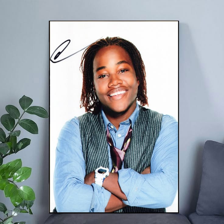 Leon Thomas III Victorious autographed photo signed André Harris Poster Unframed Size 24''x36''